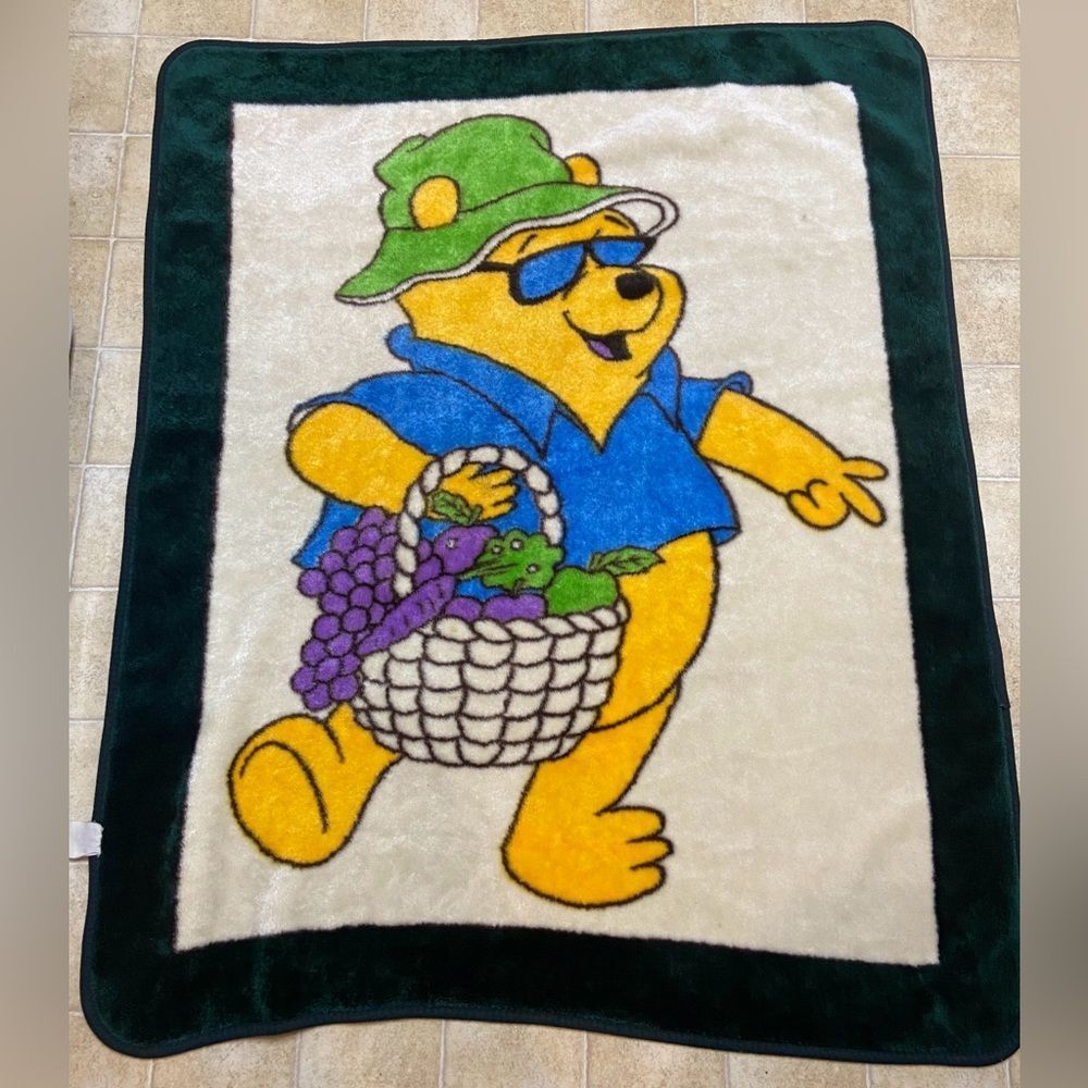 VTG,Disney Pooh In Sunglasses Kids Plush Colorful Bear Blanket with Green Border
